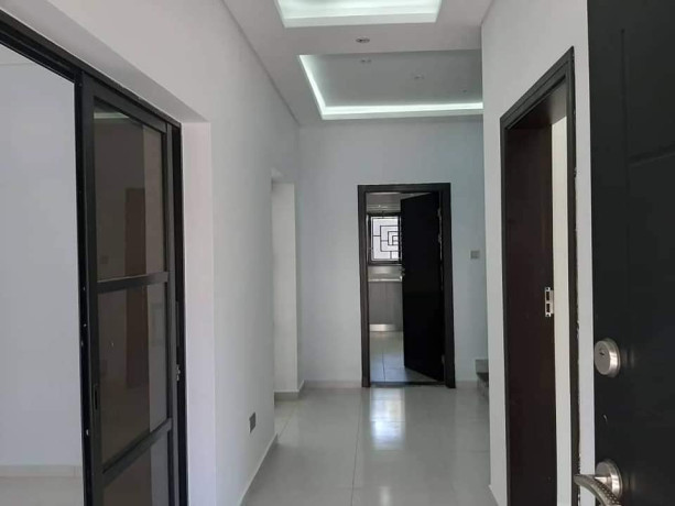 5-bedroom-double-storey-flat-for-rent-in-longacres-big-2