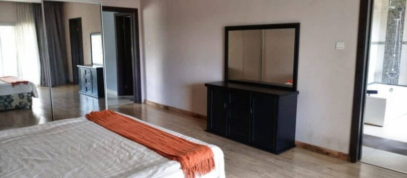 3-bedroom-flat-in-eureka-park-big-1