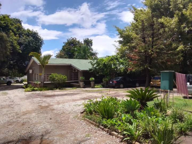beautiful-3-bedroom-house-for-rent-in-rhodes-park-big-4