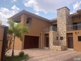 3 Bedroom House for Rent in Roma Park