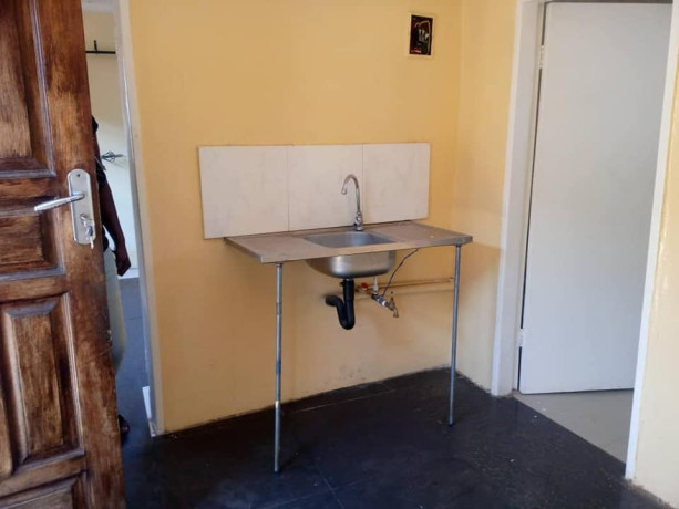 2-bedroom-flat-for-rent-in-chalala-big-3