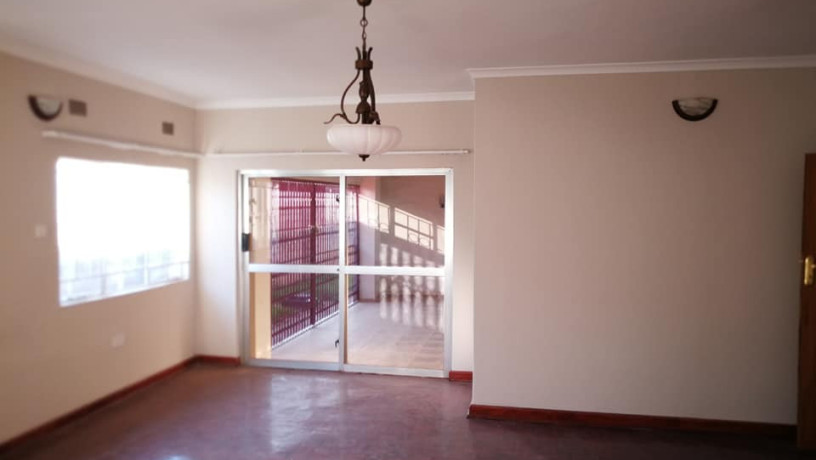 3-bedroom-house-for-rent-in-roma-big-4