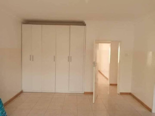 3 Bedroom Flat For Rent In Roma