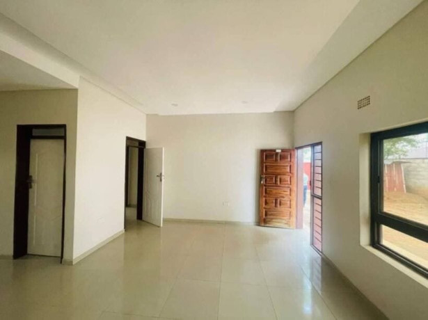 2-bedroom-house-for-rent-in-waterfalls-big-2