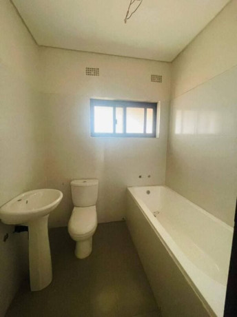 2-bedroom-house-for-rent-in-waterfalls-big-5