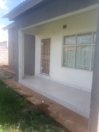 2-bedroom-flat-for-rent-in-lilayi-big-3