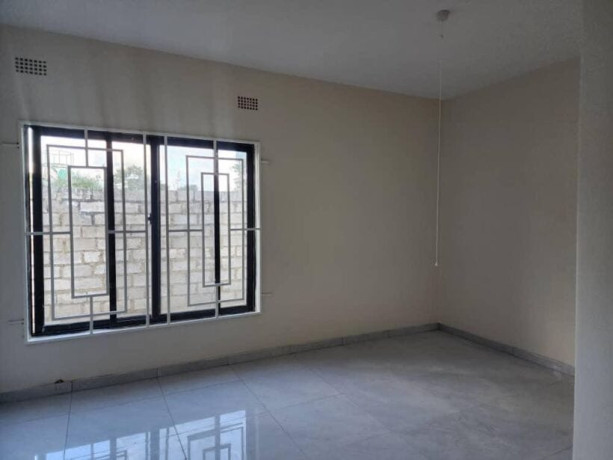 3-bedroom-flat-for-rent-in-meanwood-ibex-big-5