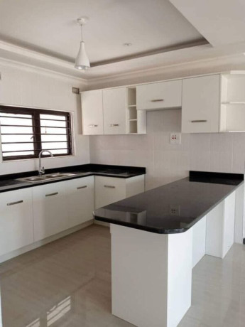 3-bedroom-flat-for-rent-in-meanwood-ibex-big-1