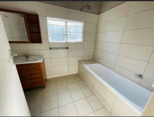 3-bedroom-stand-alone-house-for-rent-in-roma-big-5