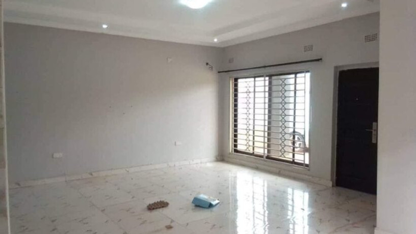 2-bedroom-flat-for-rent-in-chalala-big-7