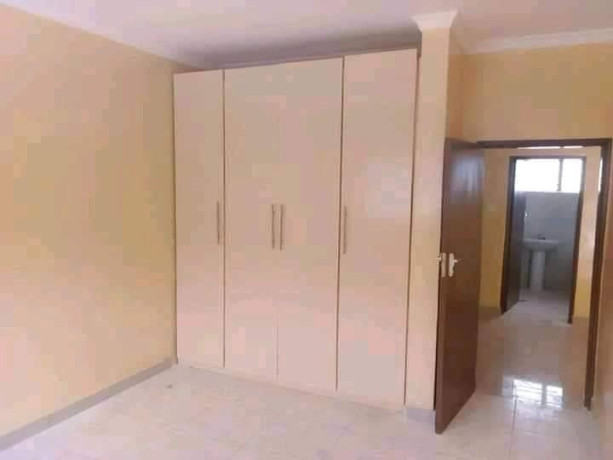 2-bedroom-flat-for-rent-in-chalala-big-4
