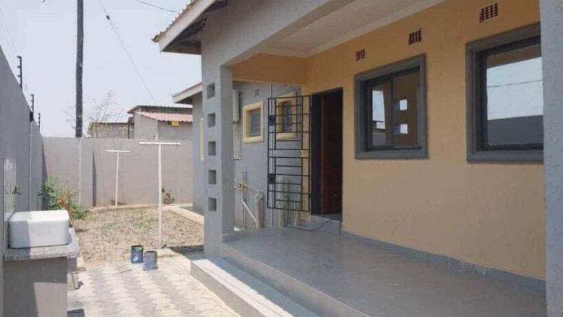 3-bedroom-semi-detached-flat-for-rent-in-silverest-big-2