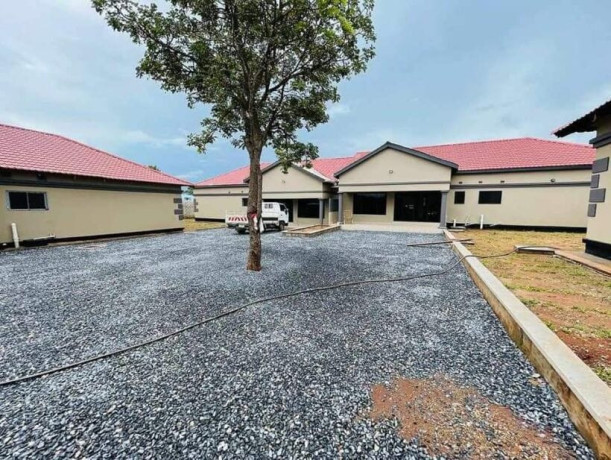 3-bedroom-flat-for-rent-in-meanwood-ibex-big-2