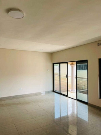 3-bedroom-flat-for-rent-in-meanwood-ibex-big-8