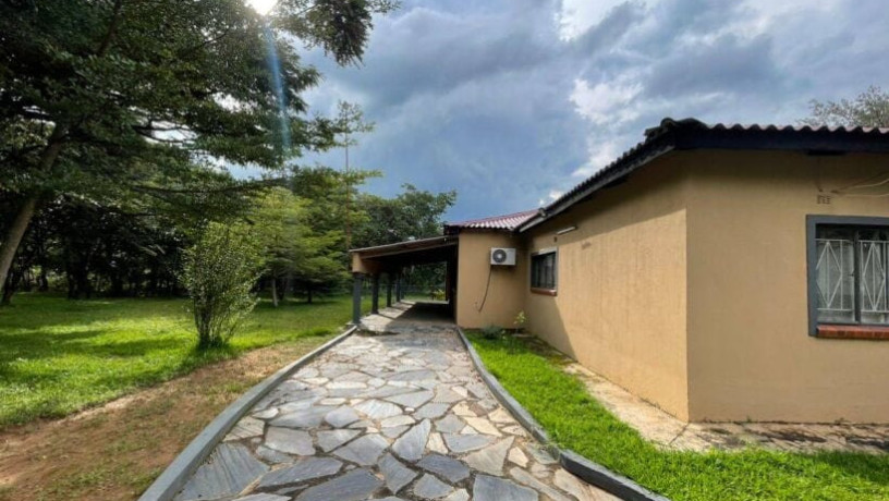 4-bedroom-furnished-for-rent-in-leopards-hill-big-3