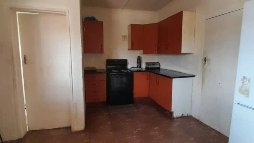 2-bedroom-flat-for-rent-in-barlaston-big-4