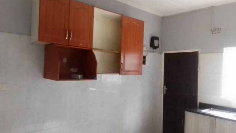 2-bedroom-flat-for-rent-in-olympia-big-3