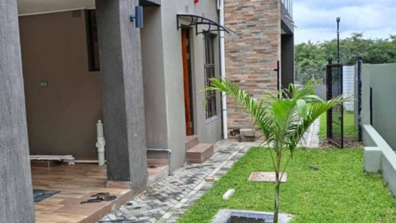 spacious-5-bedroom-flat-on-zambezi-road-big-1