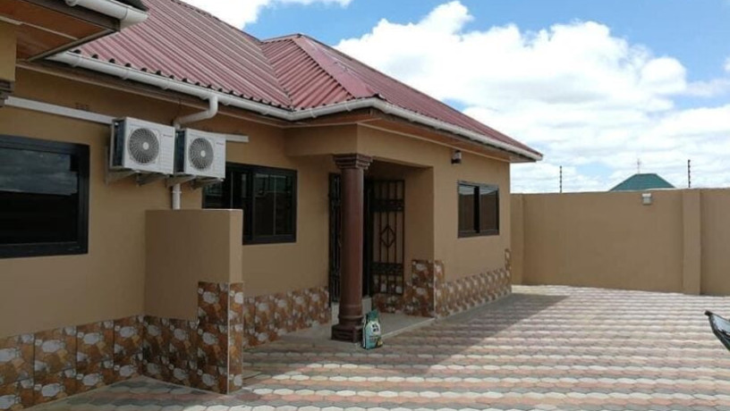 2-bedroom-flat-for-rent-in-chalala-big-3