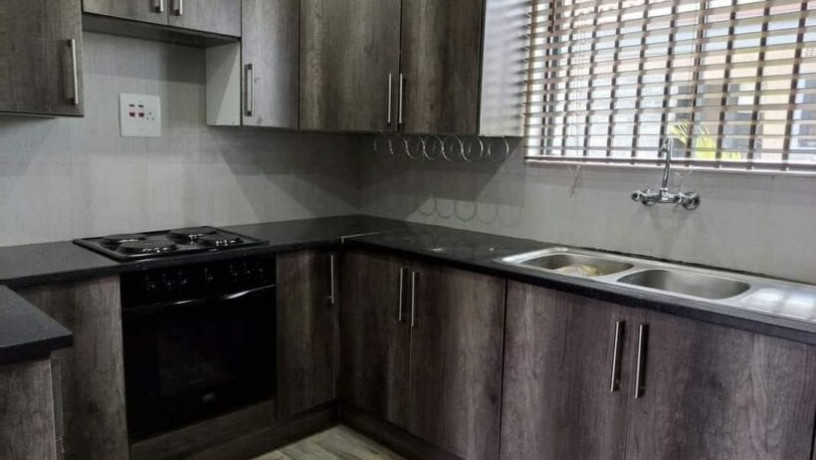 2-bedroom-flat-for-rent-in-ibex-hill-big-5