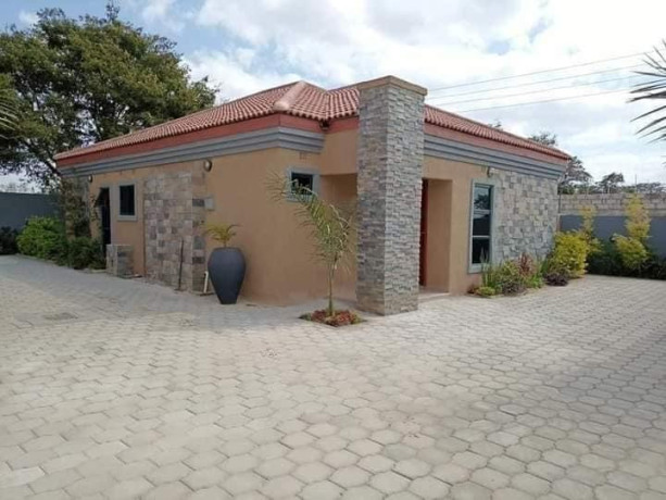 2-bedroom-flat-for-rent-in-ibex-hill-big-3