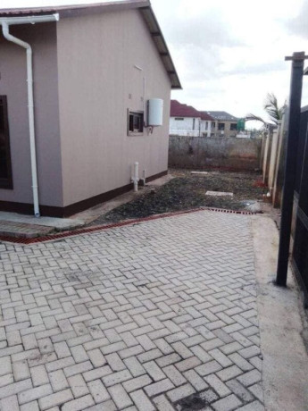 2-bedroom-flat-for-rent-in-ibex-hill-big-4