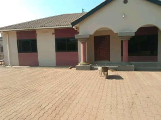 3 Bedroom Flat For Rent In Makeni Bonaventure