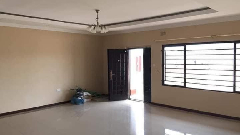 3-bedroom-flat-for-rent-in-chalala-big-2