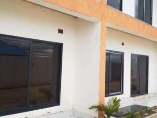 3 Bedroom Flat For Rent In Lilayi