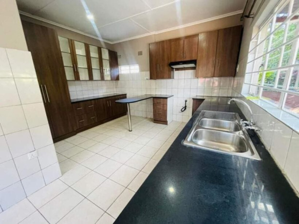 3-bedroom-house-for-rent-in-roma-big-4