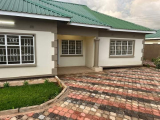 3-bedroom-flat-for-rent-in-ibex-hill