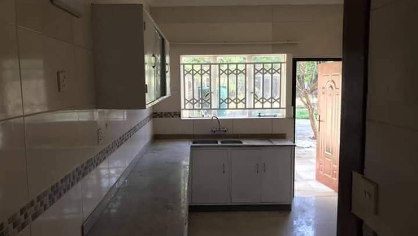 3-bedroom-house-for-rent-in-rhodespark-big-2