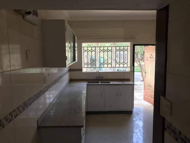 3-bedroom-house-for-rent-in-rhodespark-big-2