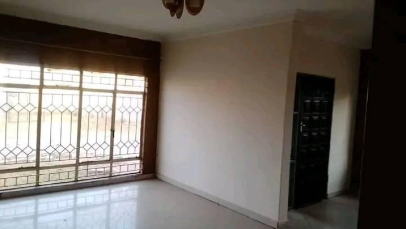 3-bedroom-flat-for-rent-in-chalala-big-3