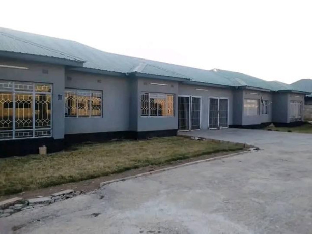 3-bedroom-flat-for-rent-in-chalala-big-0