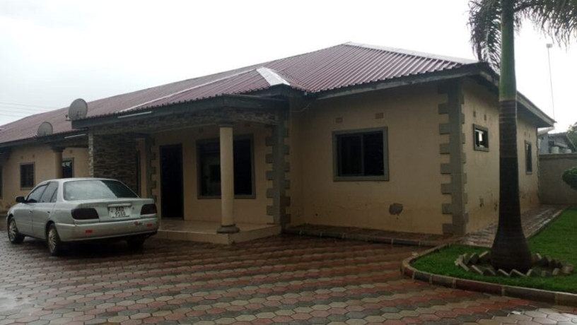 spacious-2-bedroom-flat-for-rent-in-libala-south-big-5