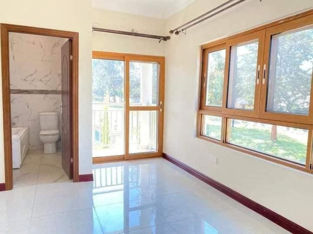 3-bedroom-apartment-for-rent-in-longacres-big-3