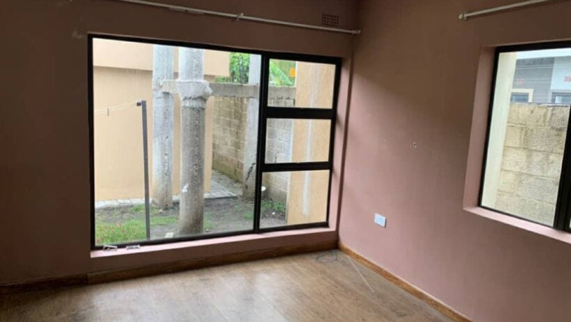 3-bedroom-flat-for-rent-in-silverest-big-5