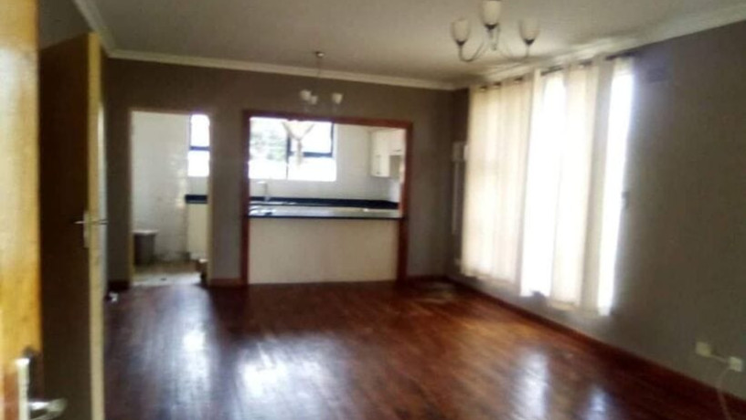 2-bedroom-standalone-house-for-rent-in-roma-park-big-3