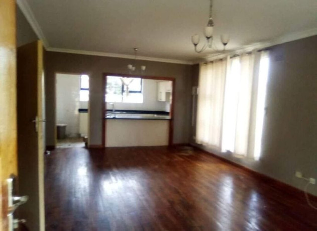 2-bedroom-standalone-house-for-rent-in-roma-park-big-3