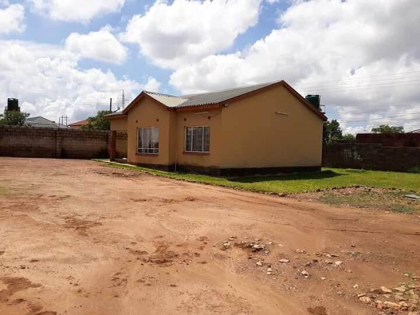 2-bedroom-house-for-rent-in-chamba-valley-big-3