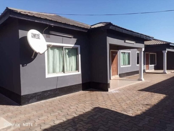 2-bedroom-flat-for-rent-in-chalala-big-2