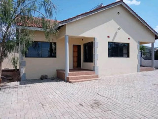 3 Bedroom House For Rent in Meanwood Chamba Valley