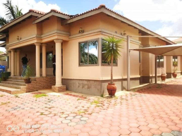3-bedroom-flat-for-rent-in-roma-park-big-7