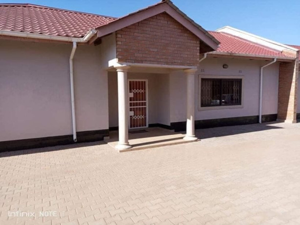 2-bedroom-flat-for-rent-in-chalala-big-6