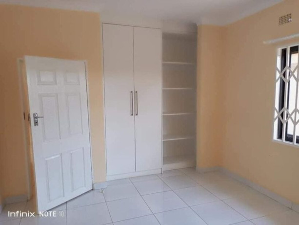 2-bedroom-flat-for-rent-in-chalala-big-4