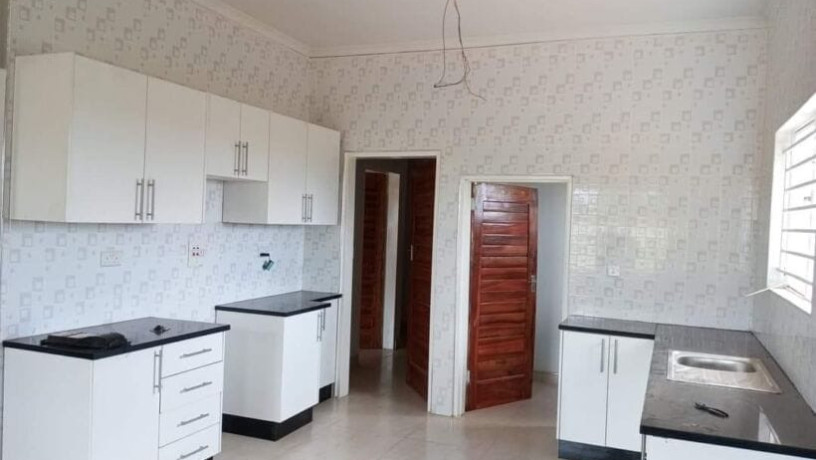 2-bedroom-flat-for-rent-in-chalala-big-2