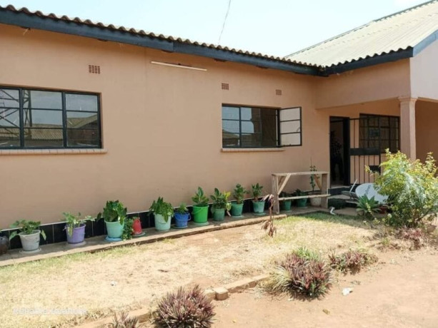 3-bedroom-flat-for-rent-in-chalala-big-7