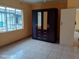 2 Bedroom Flat For Rent in Ibex Hill