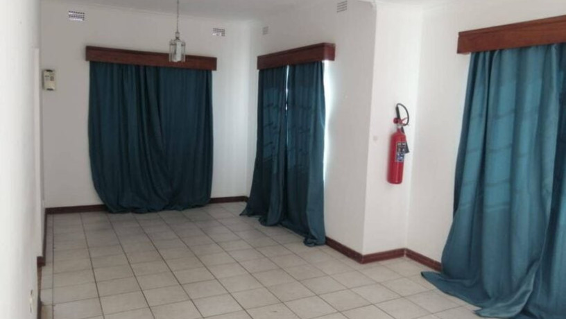 2-bedroom-flat-for-rent-in-olympia-big-4